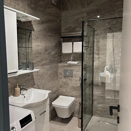 Stan Na Dan 4, * 塞拉耶佛